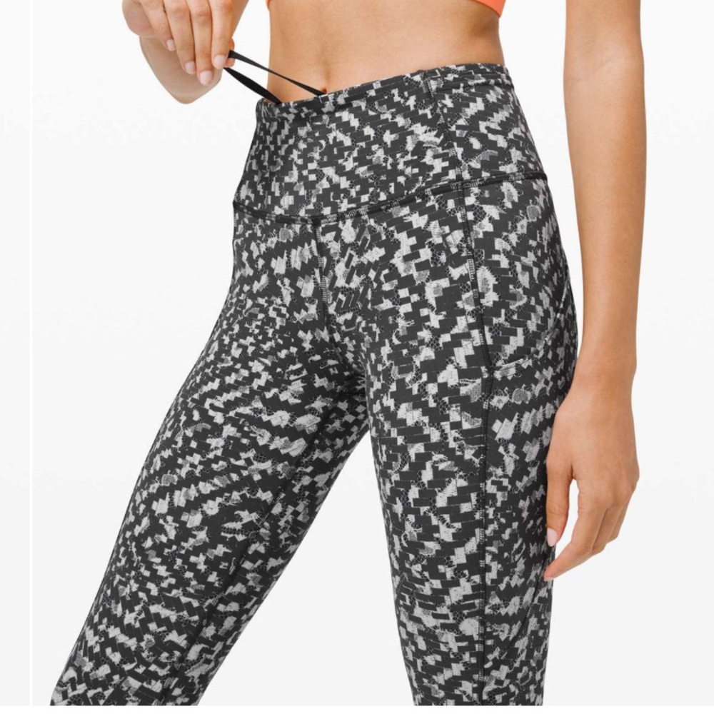 Lululemon Fast and Free Tight II 25" Size 4 EUC